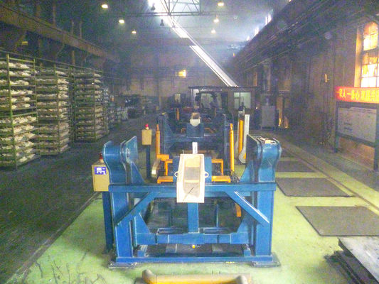 Dispositivo di inclinazione idraulico delle siviere di trasferimento con il cilindro di inclinazione idraulico
