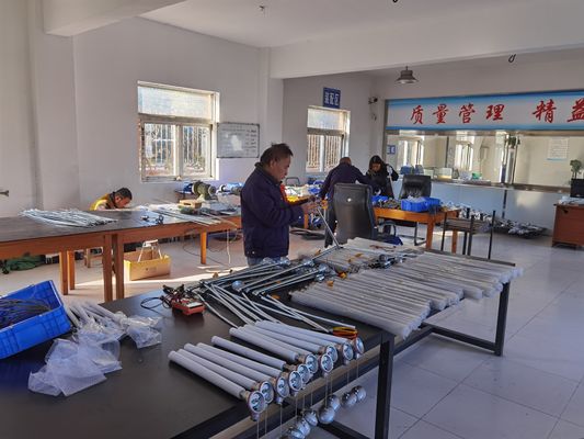 Sensore di temperatura del termocoppia con misurazione della tensione di Seebeck e giunzione di metalli diversi