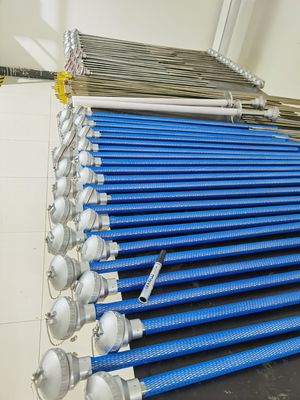 Sensore di temperatura del termocoppia con misurazione della tensione di Seebeck e giunzione di metalli diversi