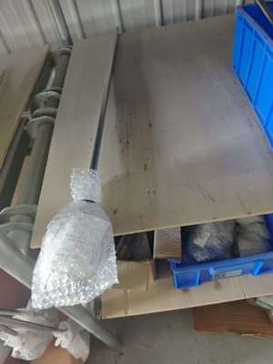 Acciaio di grafite per applicazioni industriali Durezza 40-60 HRC e resistenza alla pressione fino a 100 MPa